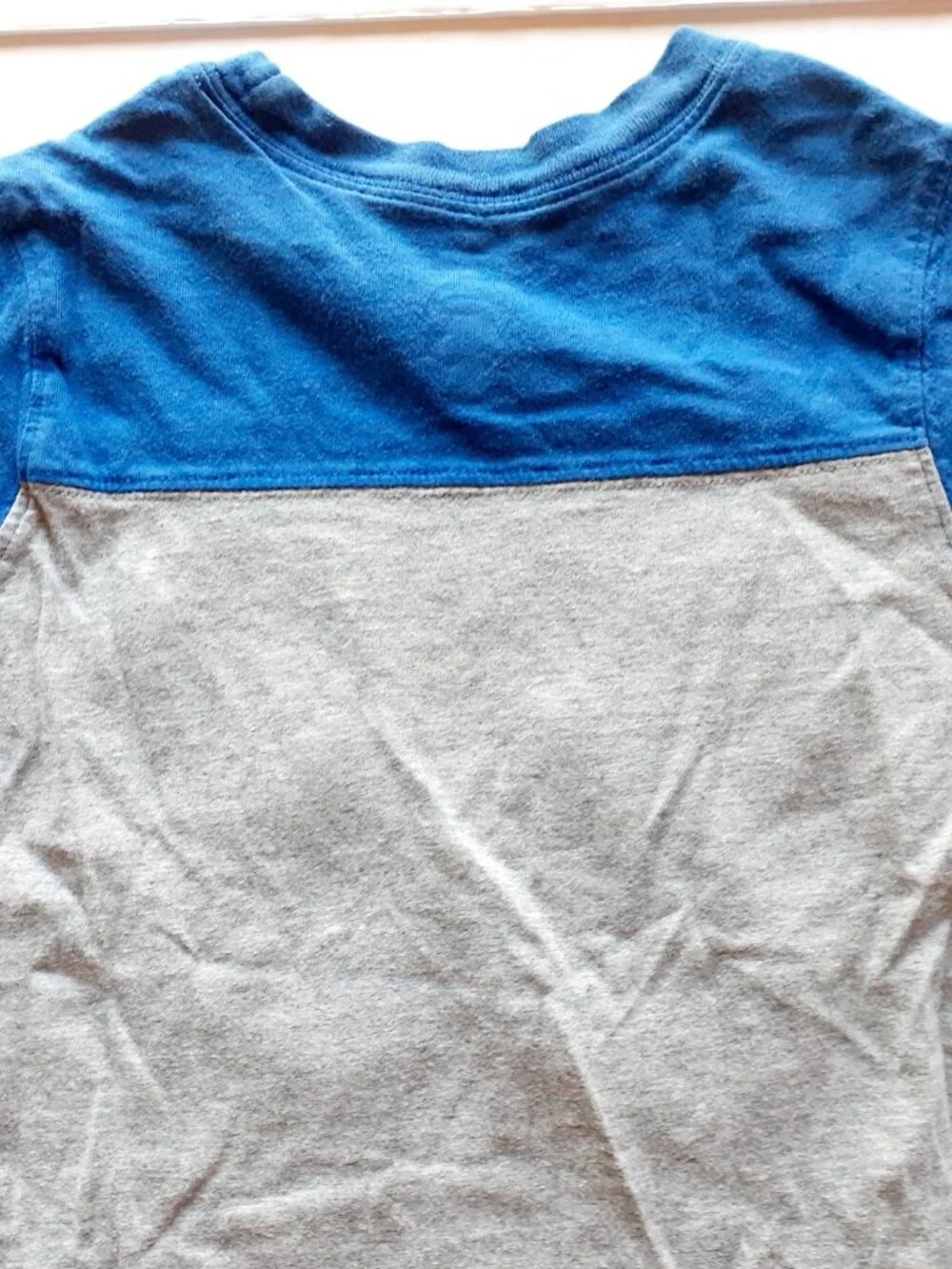 Old Navy Boys T-Shirt Gray Blue Short Sleeve Varsity Number 67 Size 4T